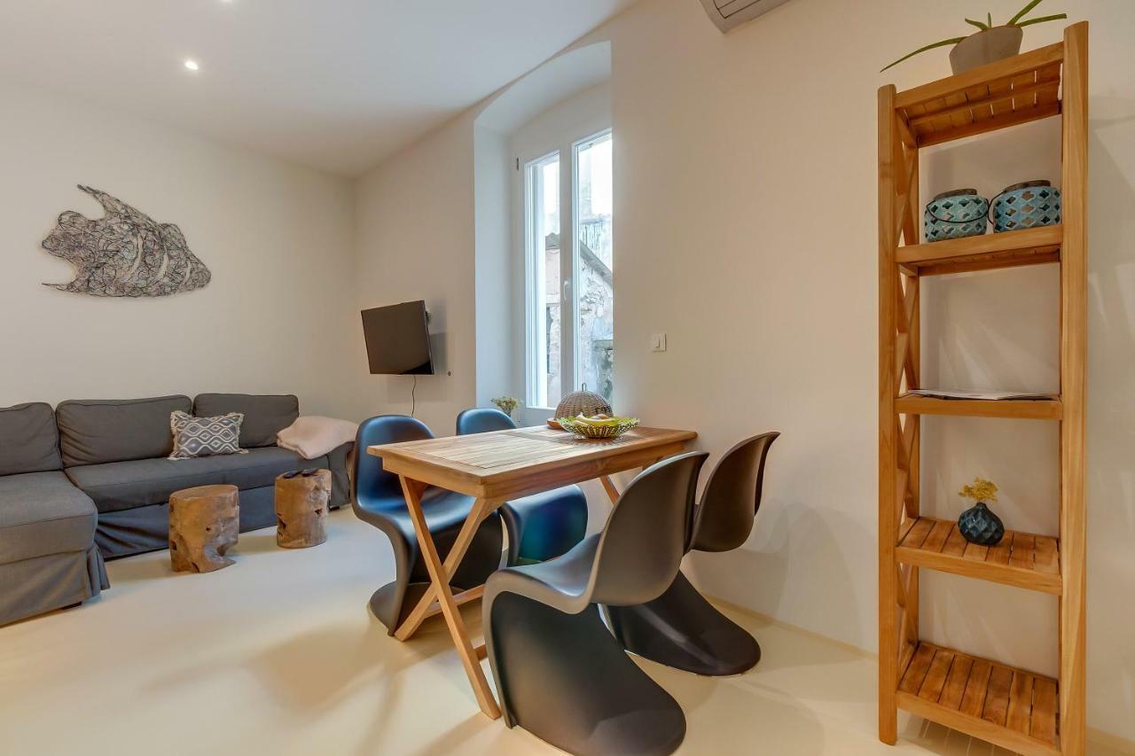 Apartments Argemonia Мали-Лошинь Экстерьер фото